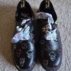 Hello Kitty X Dr Martens Size 9 NWOT